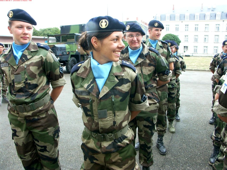 2006-08-17 - présentation au drapeau - FMIR - le pot (100)…