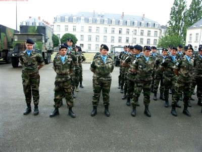 2006-08-17 - présentation au drapeau - FMIR - le pot (097)…