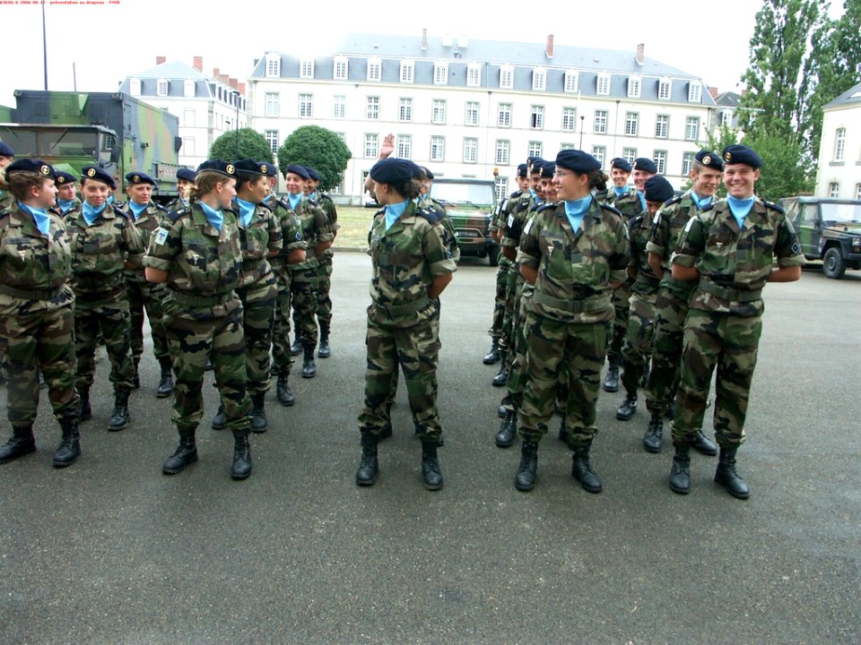 2006-08-17 - présentation au drapeau - FMIR - le pot (098)…