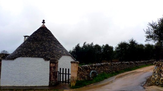 Alberobello 8 photo