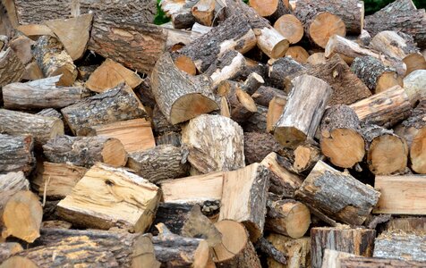 Woodpile log stack