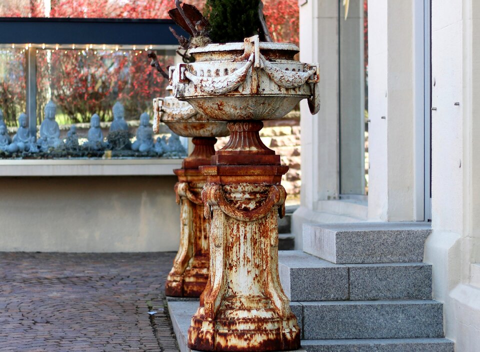 Travel ornament antique flower stand
