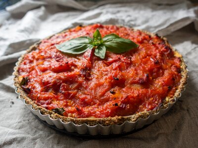 Tart dish table photo