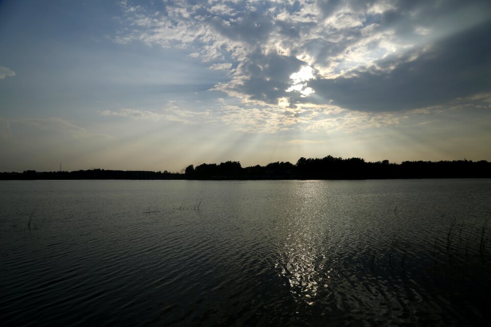 Black cloud the water split