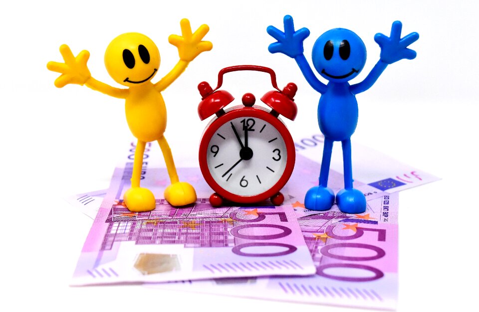 Funny clock time indicating