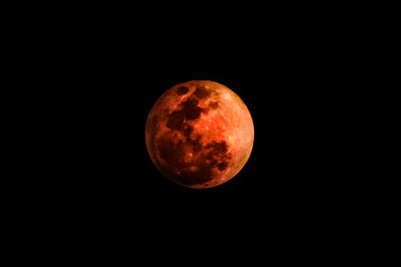 Lunar eclipse crescent