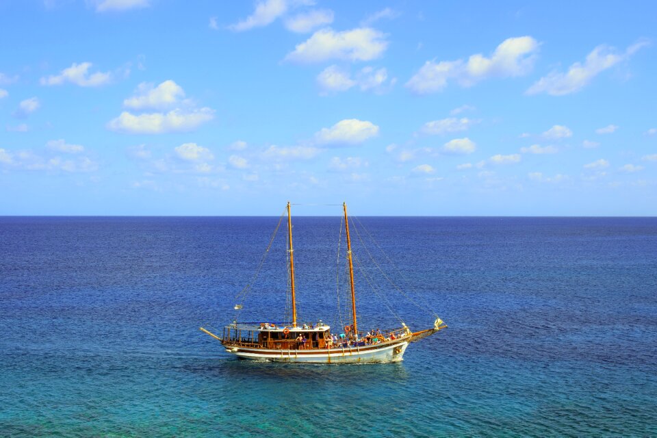 Sea horizon tourism