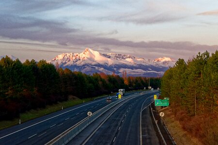 Highway cars path