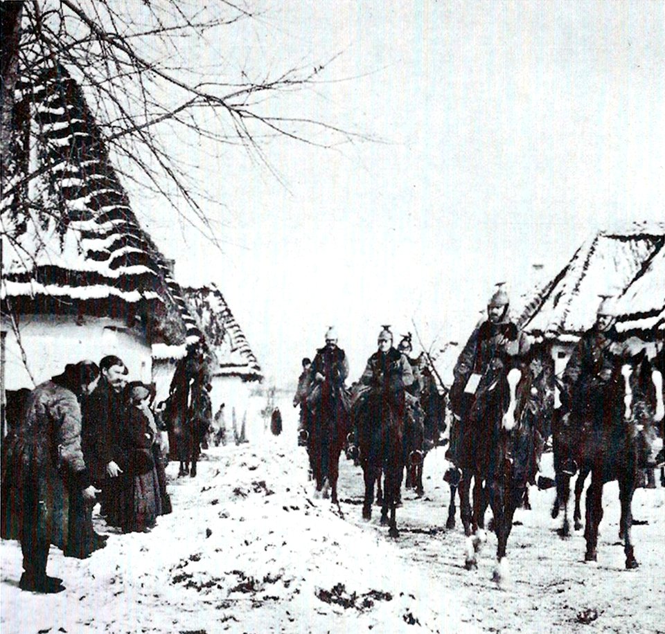 1914 Lucha por Lodz - Lanceros austriacos avanzan en una v… photo