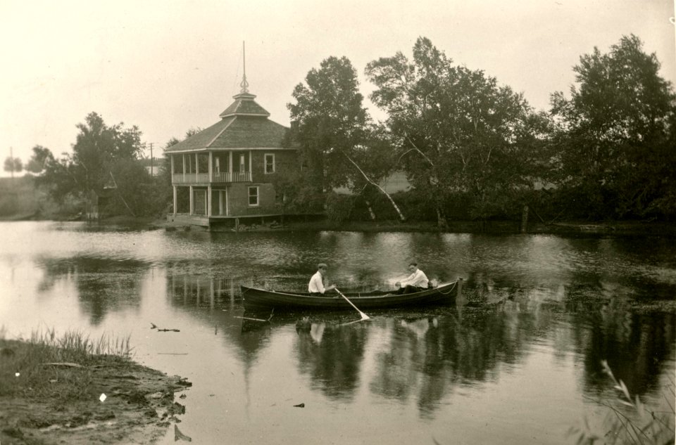 Clubhouse on Fairy Lake at Acton West, Ont.