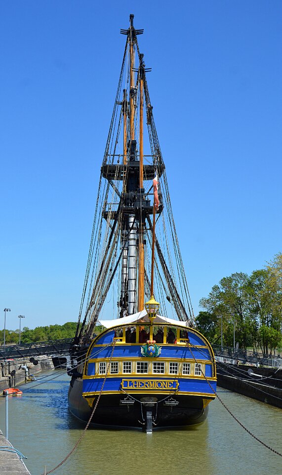 Three-masted boat lafayette