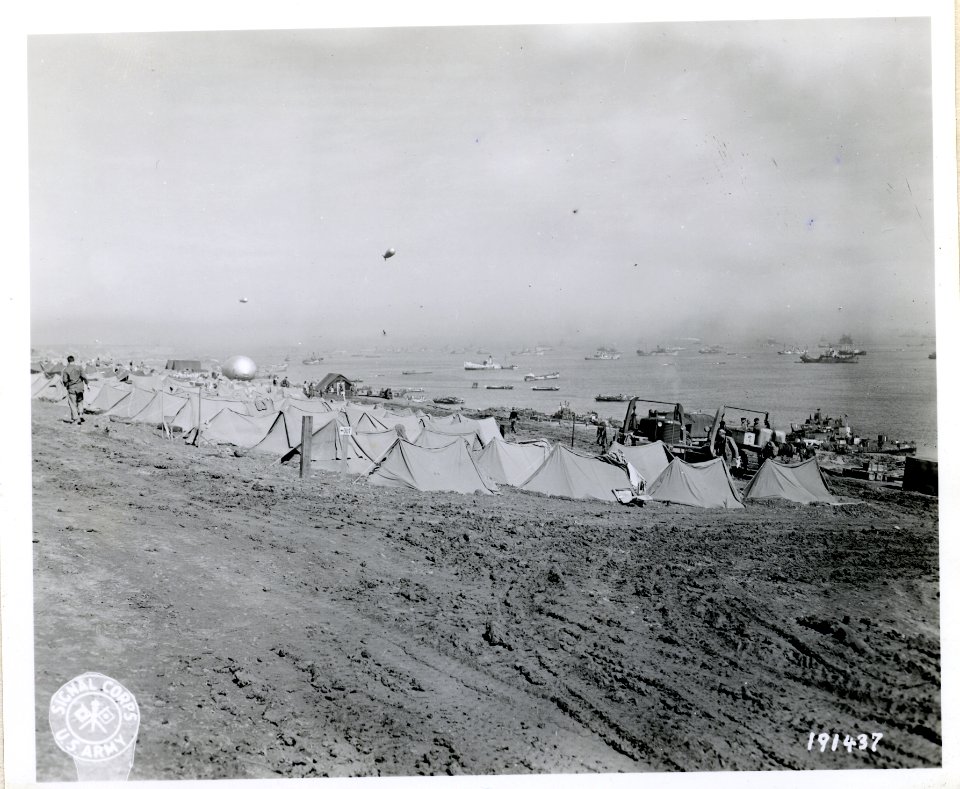 SC 191437 - Yanks are at home in their pup tents on one of…