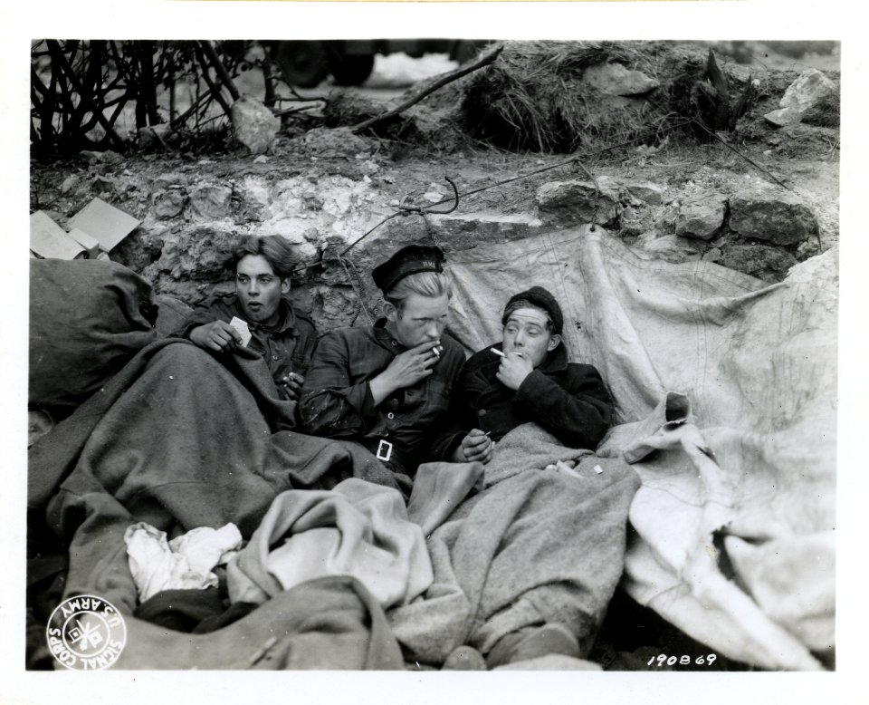 SC 190869 - British crew members of an LST have their firs…