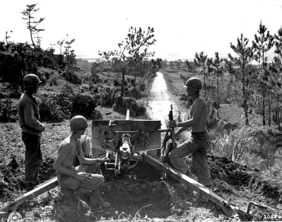 SC 205562 - Men of an antitank company keep on the alert f…