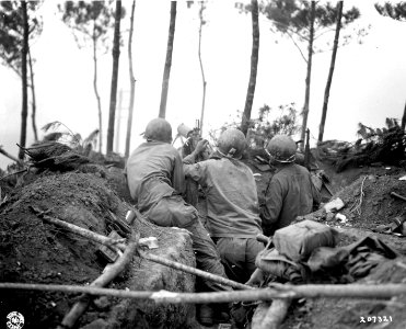 SC 207321 - Machine gun crew of the 1st Bn., 381st Infantr…