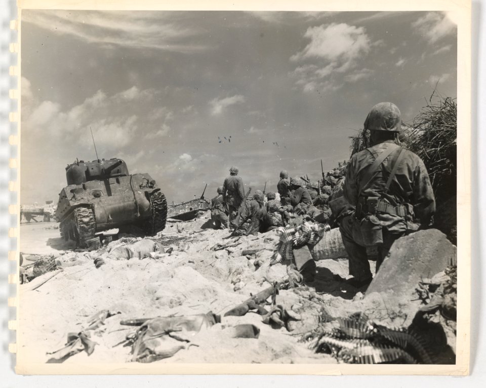 Medium tank in support of men along Red Beach #3. Burns Ph…