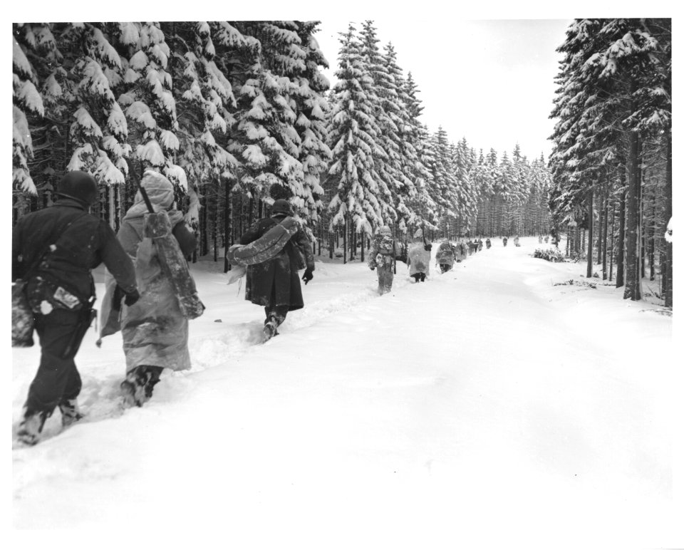 SC 199541 - Troops of the 82nd Airborne Division go by way…