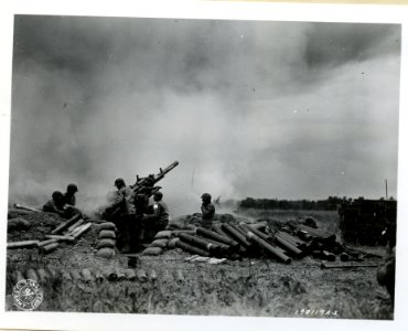 SC 190119-S - This American Gun Battery of an antiaircraft…
