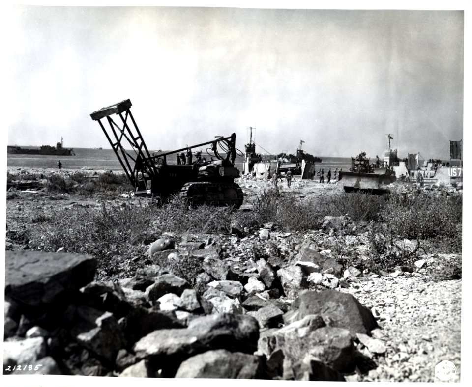SC 212185 - Unloaded from landing craft, heavy engineering…