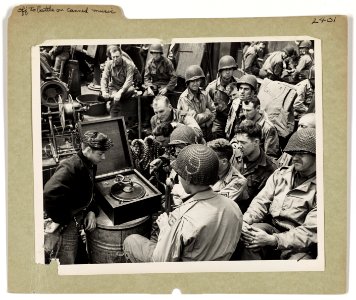 Off to Battle on Canned Music. Yankee soldiers on a Coast …
