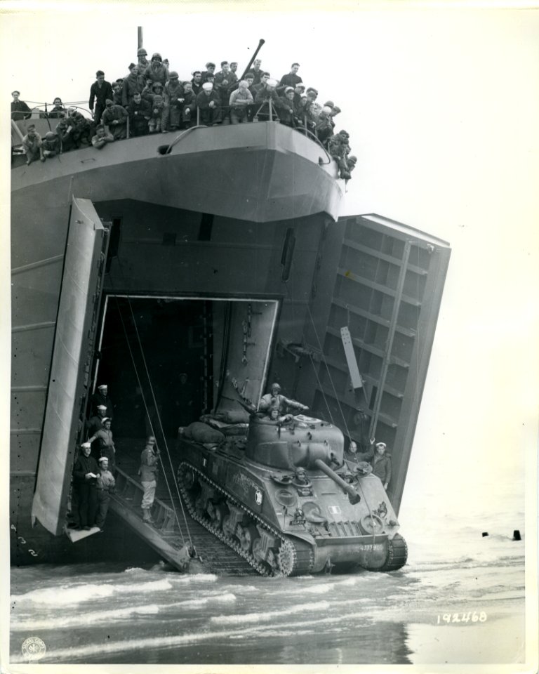SC 192468 - Tanks of a French armored division leave an LS…
