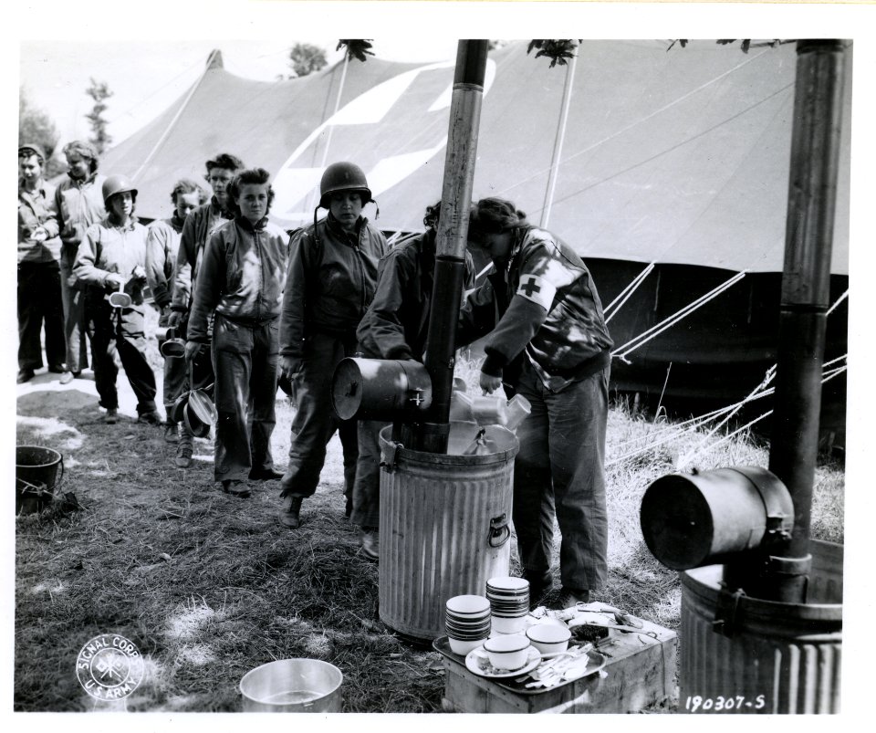 SC 190307-S - On Normandy beachheads. Nurses of a front li…