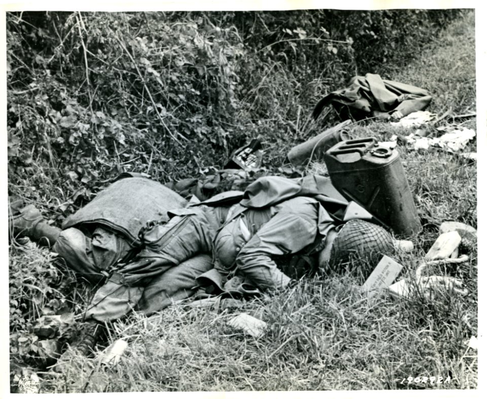 SC 190292 - American soldiers who died in the crash-landin…