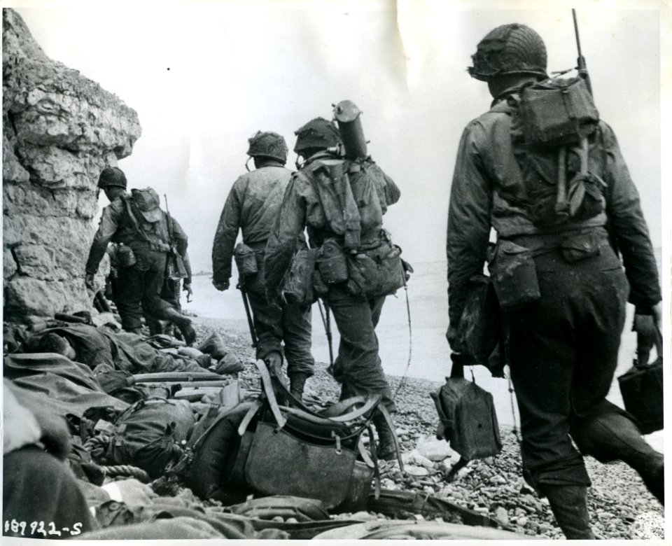 SC 189922-S - American assault troops of the 3rd Battalion…