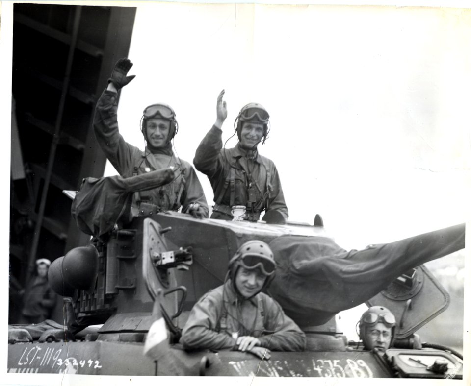 SC 332472 - French tankers of the 2nd French Armored Divis…