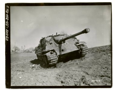 SC 421366 - Tank Destroyers of the 899th Tank Destroyer Ba… photo