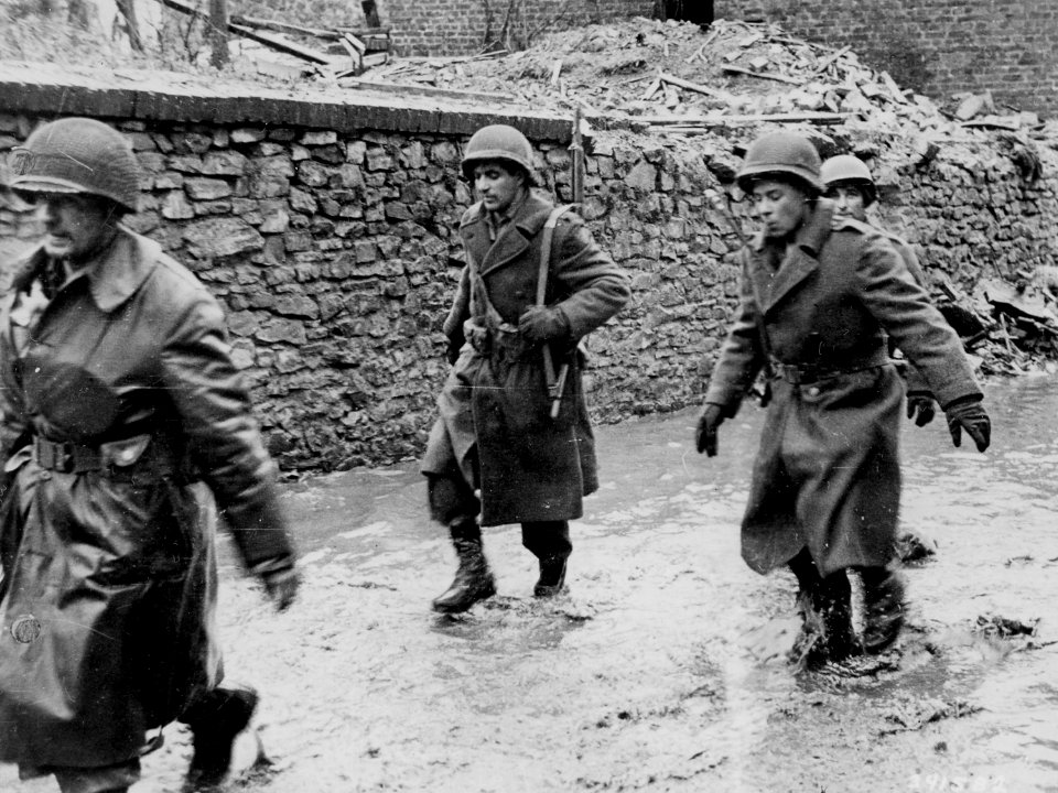 SC 341582 - Battle weary American soldiers, after the endi…