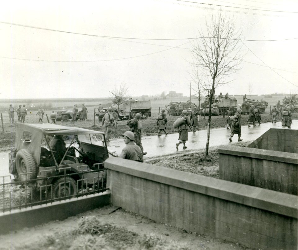 SC 253861 - 101st Airborne Infantry Division on the road b…