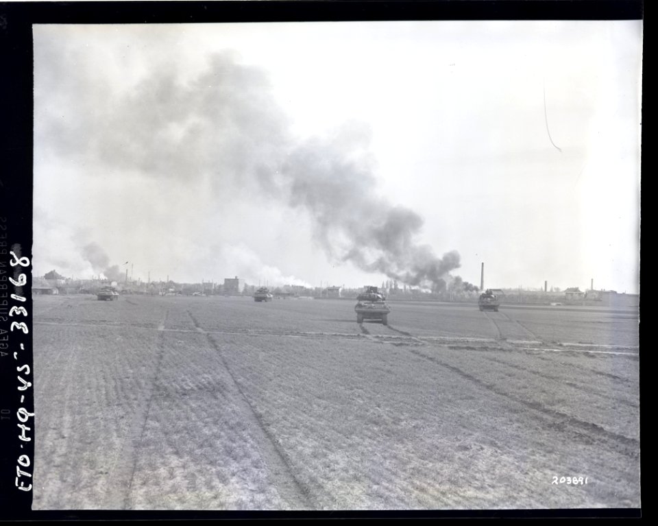 SC 203891 - Tank destroyers of the 30th Infantry Division … photo