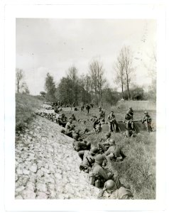 SC 401654 - Tired infantrymen of the 99th Infantry Divisio… photo