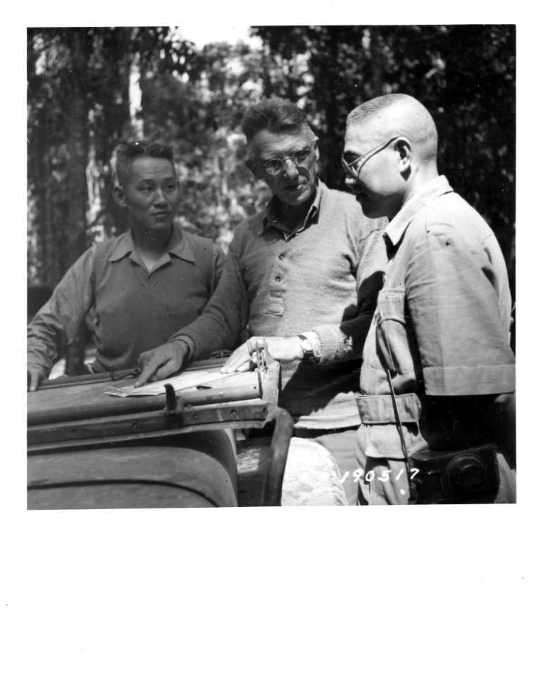 SC 190517 - Lt. Gen. Joseph W. Stilwell with Chinese Gener…
