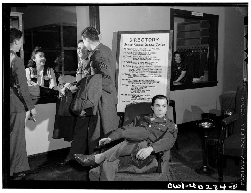 Washington, D.C. Servicemen in checkrooms at the United Na…