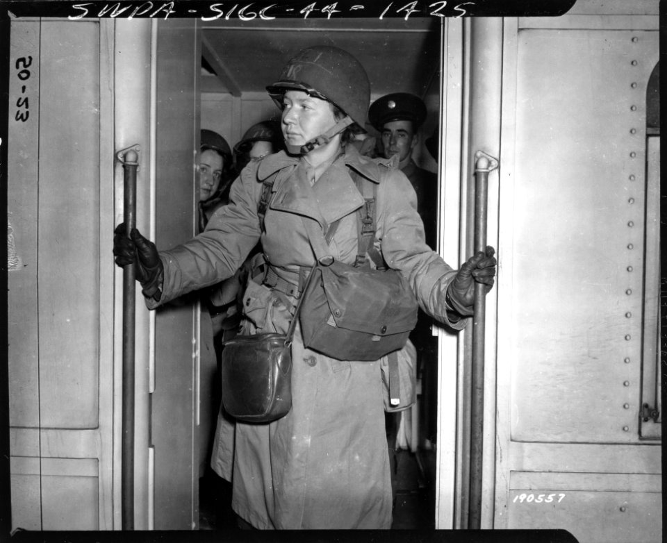 SC 190557 - 2nd Lt. Trava Thomas of Okmulgee, Okla., arriv…
