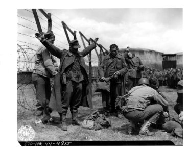 SC 190648 - American Military Policemen thoroughly search …