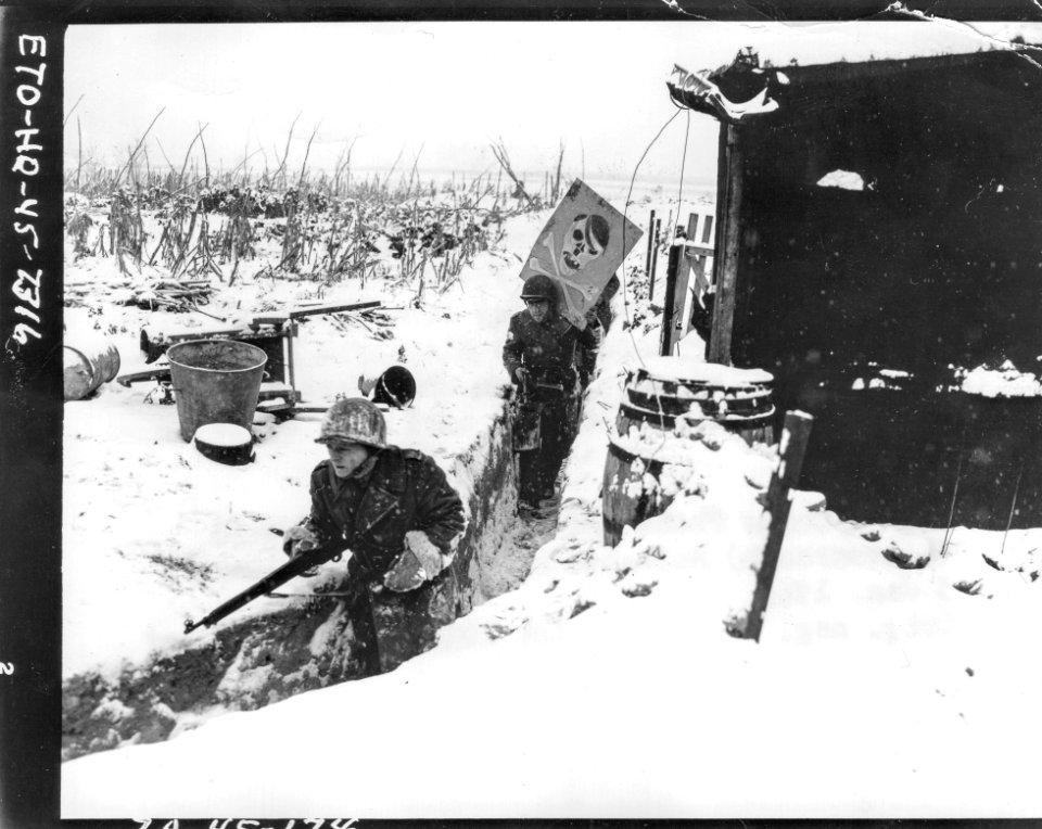 SC 411788 - F.F.I. patrol of the 1st French Army carries a…
