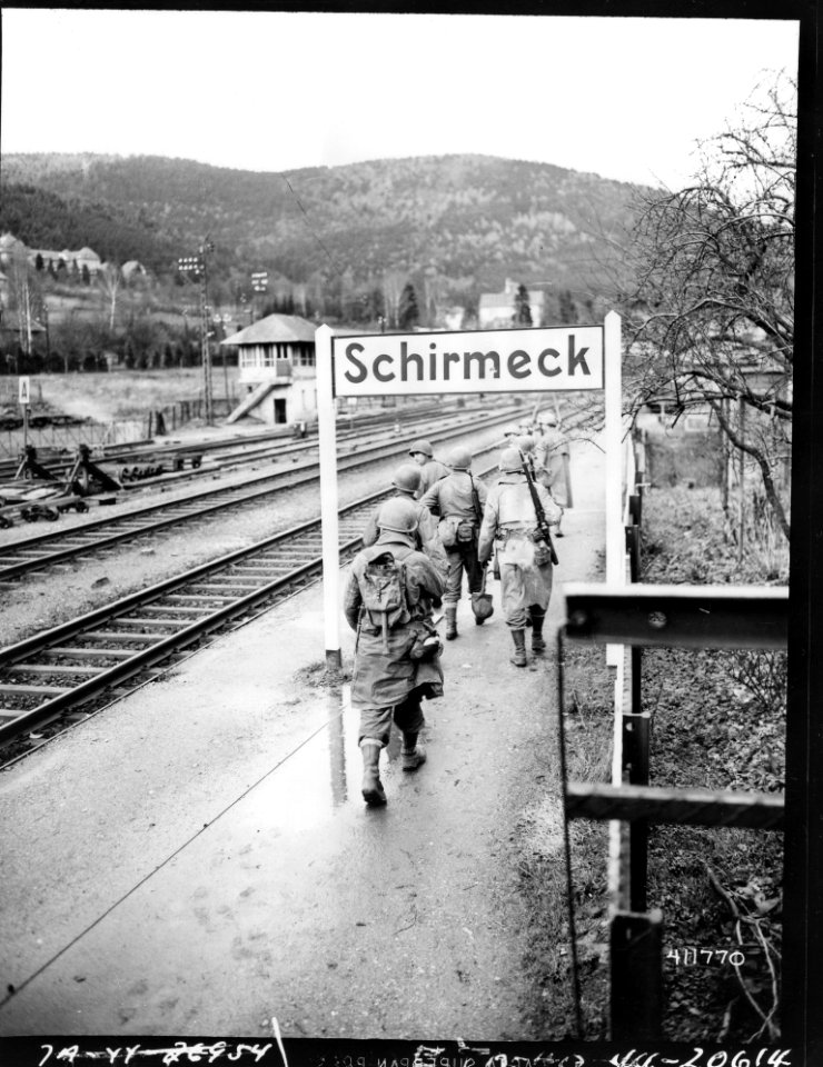 SC 411770 - Infantrymen of Company, D, 399th Infantry Regi…