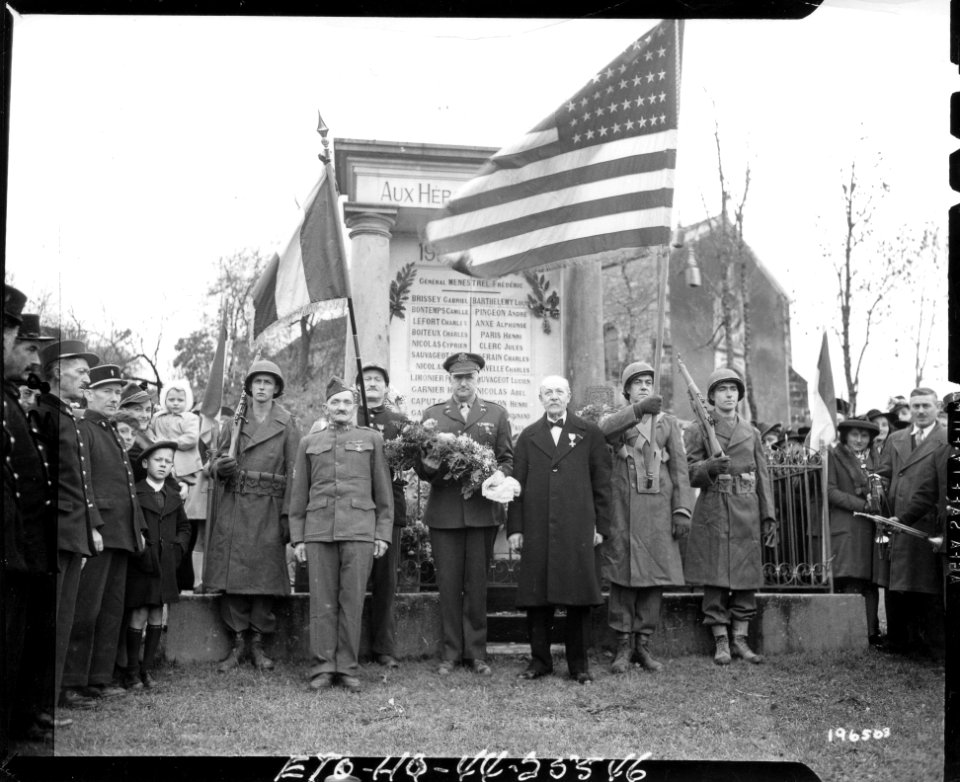 SC 196563 - Captain P. Hennick, and M. Jules Tonnelier, pr…