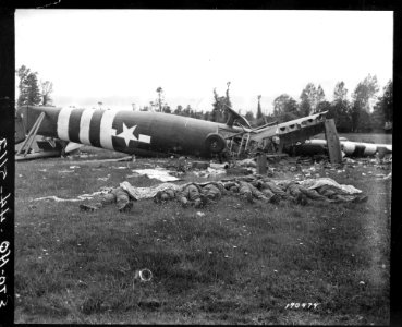 SC 190474 - Eight members of an Airborne Division, their f…
