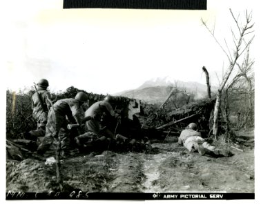 Preparing for enemy counter-attack, American anti tank cre…