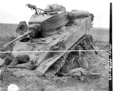 SC 197040 - American tank that encountered new type German…