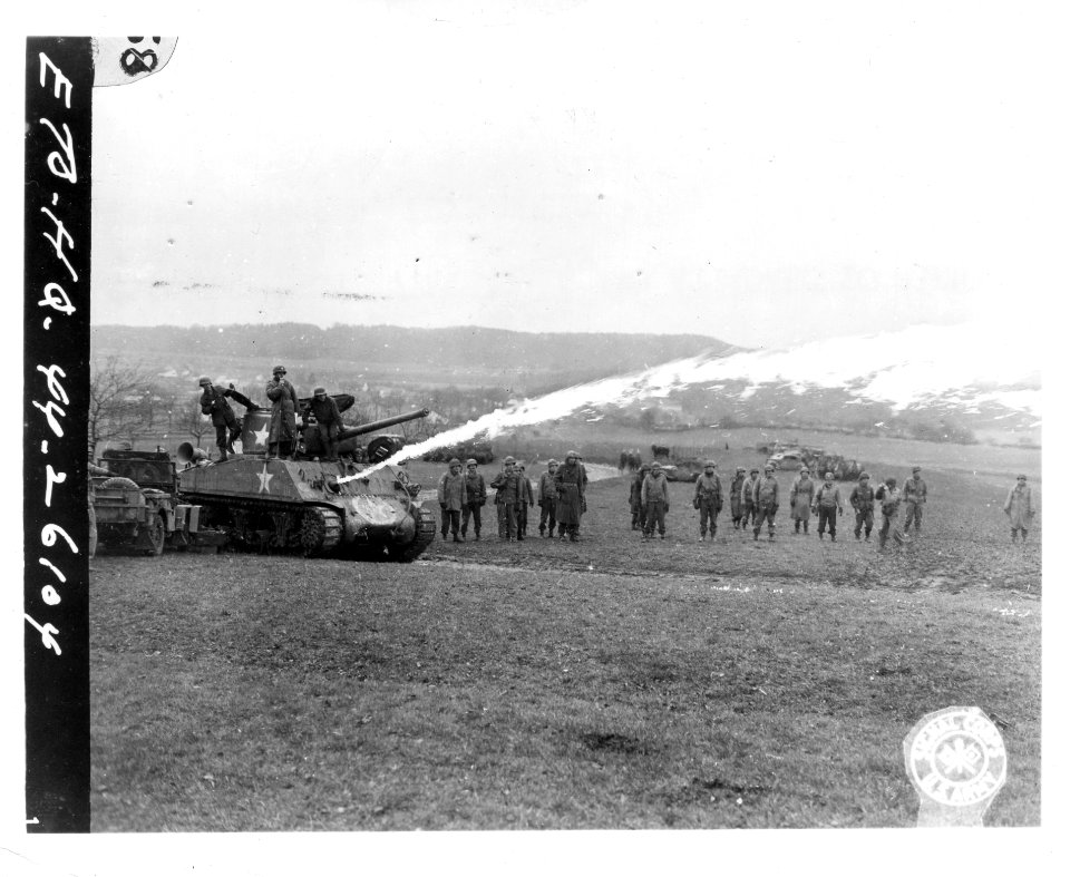 SC 196784 - Infantry officers watch a demonstration of a n…
