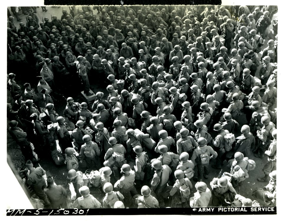 Soldiers of the 3rd Infantry Division assembled at a rest …