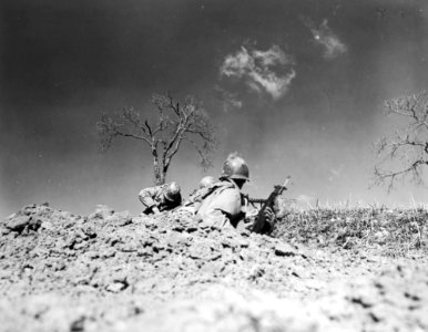 Riflemen of "K" Co., 87th Mtn. Inf., 10th Mtn. Div., firin…