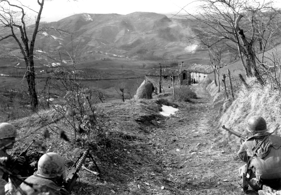 SC 202949 - A machine gunner and two riflemen of Co K, 87t…
