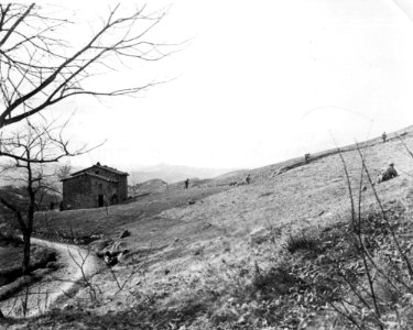 Riflemen of "F" Co., 87th Mtn. Inf., 10th Mtn. Div., cauti…