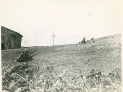 Soldiers of the 10th Mountain Division advancing onto a Ge…